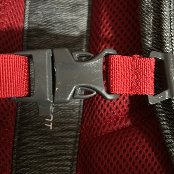 The North Face Pivoter Laptop Backpack Red/Gray - Unisex - Picture 11 of 12